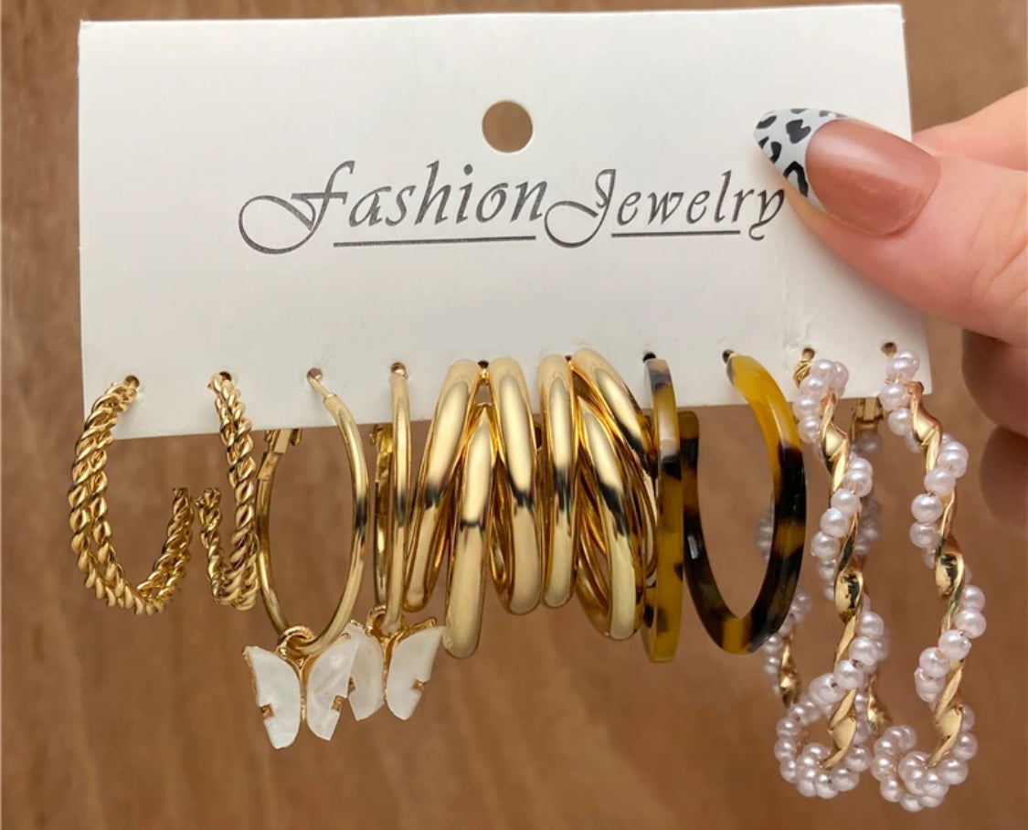 Gold tone earrings set 10